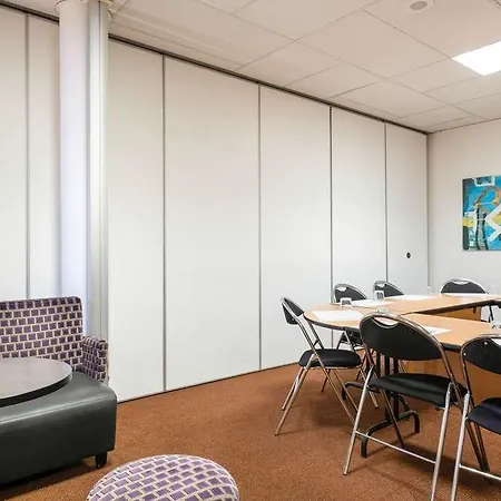 Hotel Comfort Aeroport Lyon St Exupery