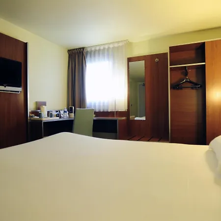 Comfort Aeroport Lyon St Exupery 科隆别索尼约