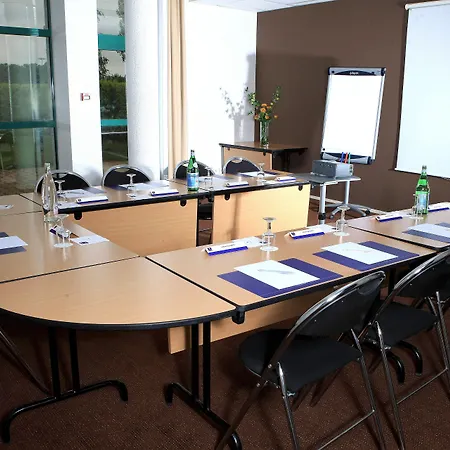 Comfort Aeroport Lyon St Exupery 酒店 3*