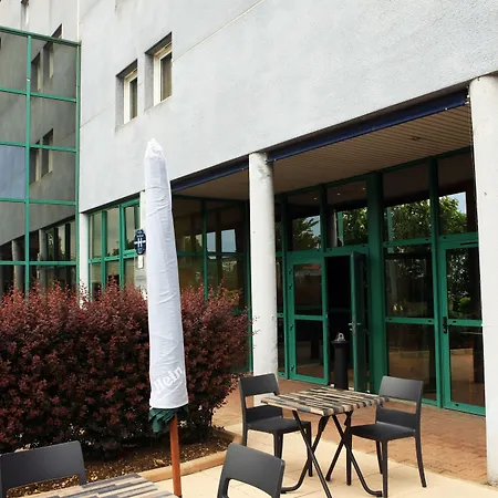 Comfort Aeroport Lyon St Exupery 科隆别索尼约