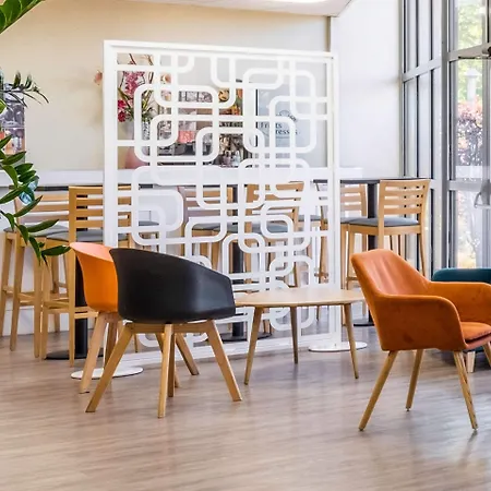 Comfort Aeroport Lyon St Exupery 3* 科隆别索尼约