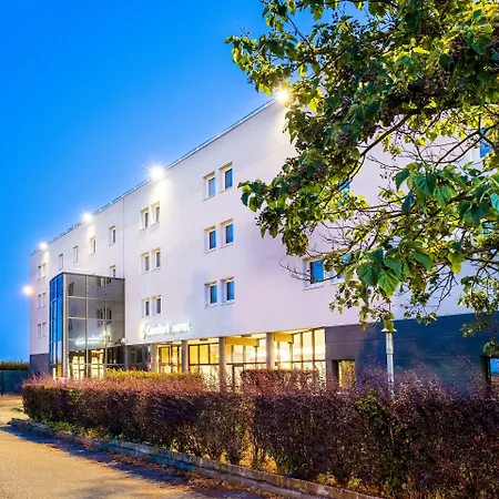 Comfort Aeroport Lyon St Exupery 酒店