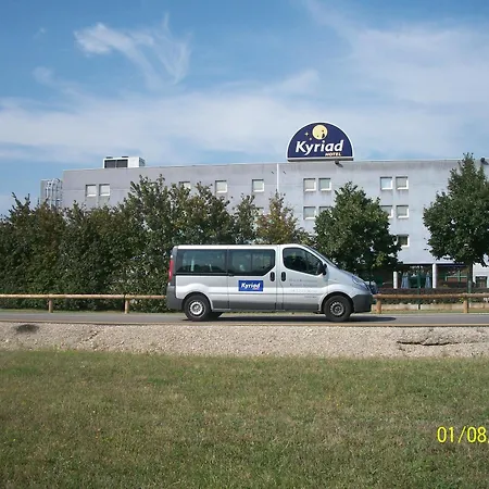 Comfort Aeroport Lyon St Exupery 酒店 科隆别索尼约