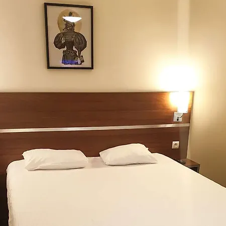 Hotel Comfort Aeroport Lyon St Exupery 3*