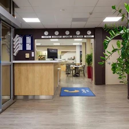 Comfort Aeroport Lyon St Exupery 酒店