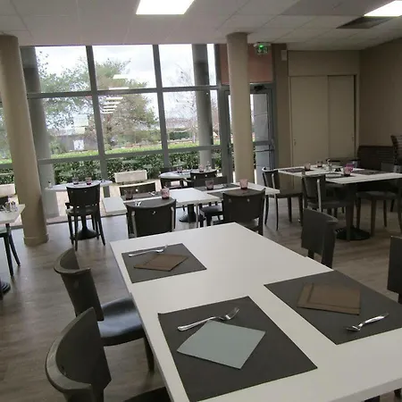 Comfort Aeroport Lyon St Exupery Hotel 3*