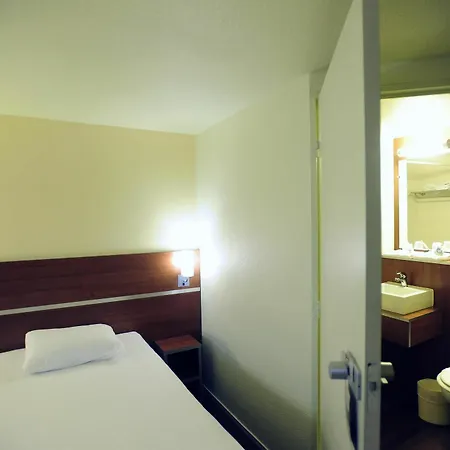 Hotel Comfort Aeroport Lyon St Exupery