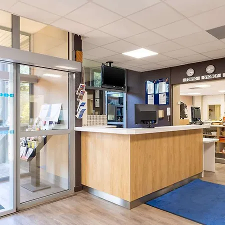 Comfort Aeroport Lyon St Exupery Hotel