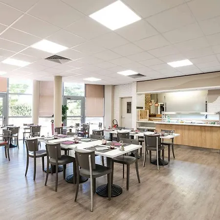 Hotel Comfort Aeroport Lyon St Exupery 3*